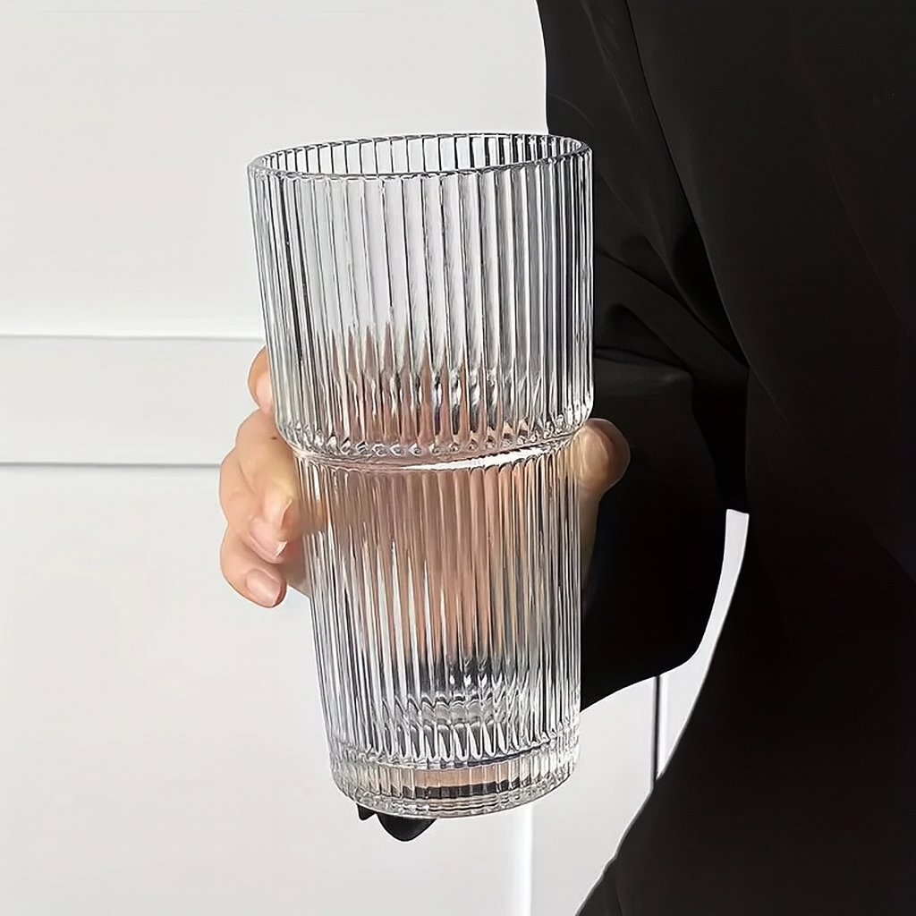 600ml Ribbed glass cup with straw