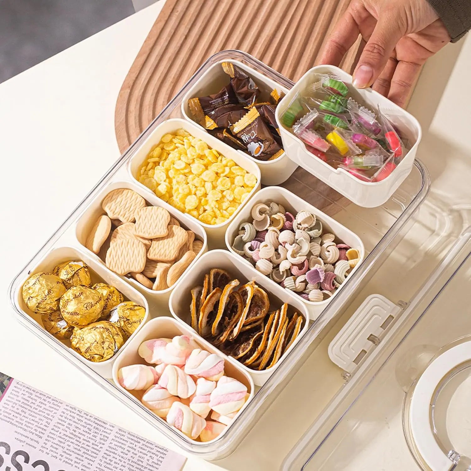 Divided snack tray with lid – 8 compartments & handle